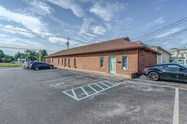 23 W Calhoun St, Salem, VA for sale - Building Photo - Image 1 of 1