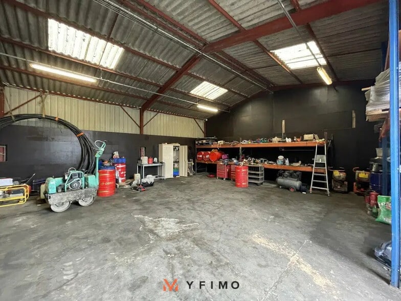 Flex in Les Mureaux for sale - Interior Photo - Image 2 of 8