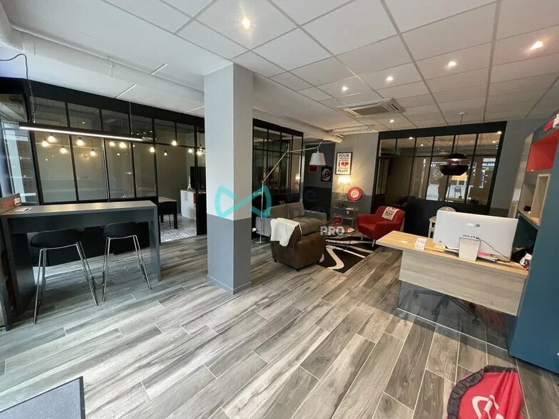 Retail in Bezannes for lease - Interior Photo - Image 2 of 6