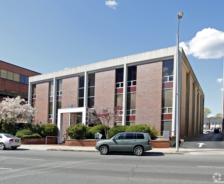 1200 Summer St, Stamford, CT for sale - Building Photo - Image 1 of 7