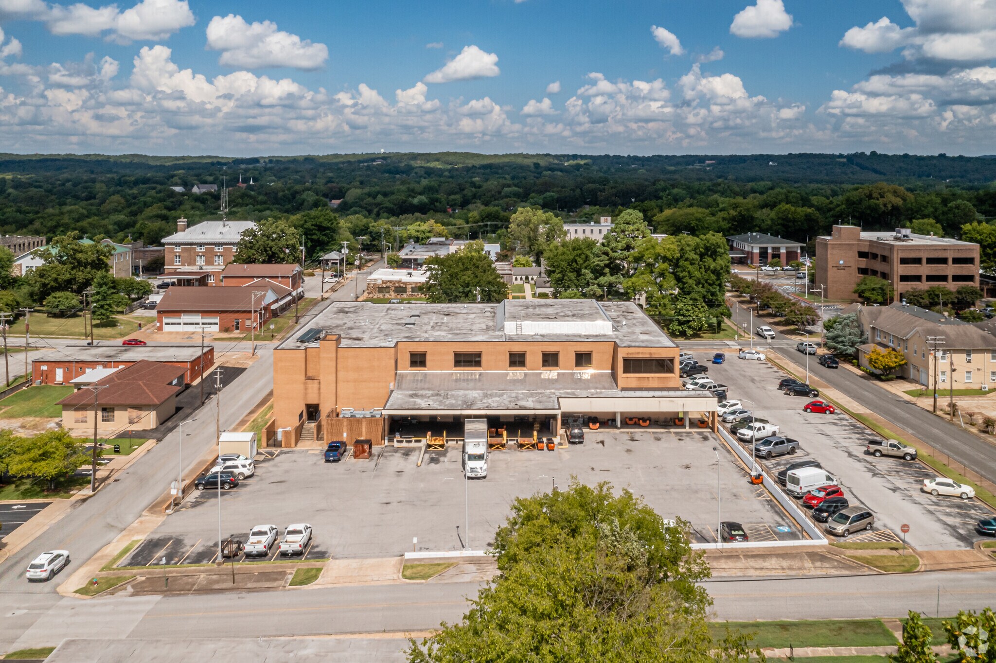 490 E College St, Batesville, AR 72501 Specialty for Sale