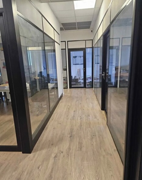 Flex in Rennes for lease - Building Photo - Image 3 of 21