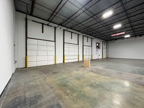 1416-1428 N Sam Houston Pky E, Houston, TX for lease Building Photo- Image 2 of 10