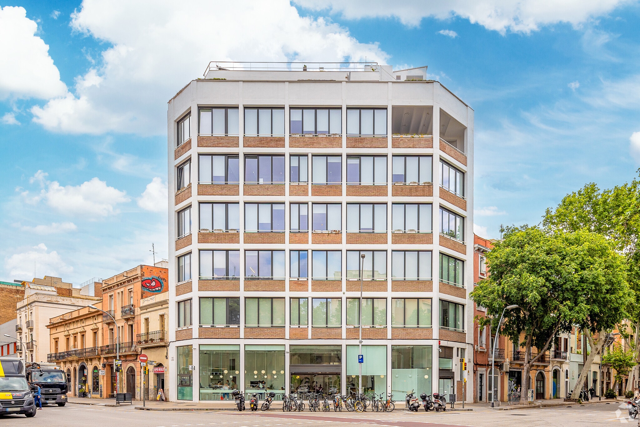 Office in Barcelona, Barcelona for lease Primary Photo- Image 1 of 6