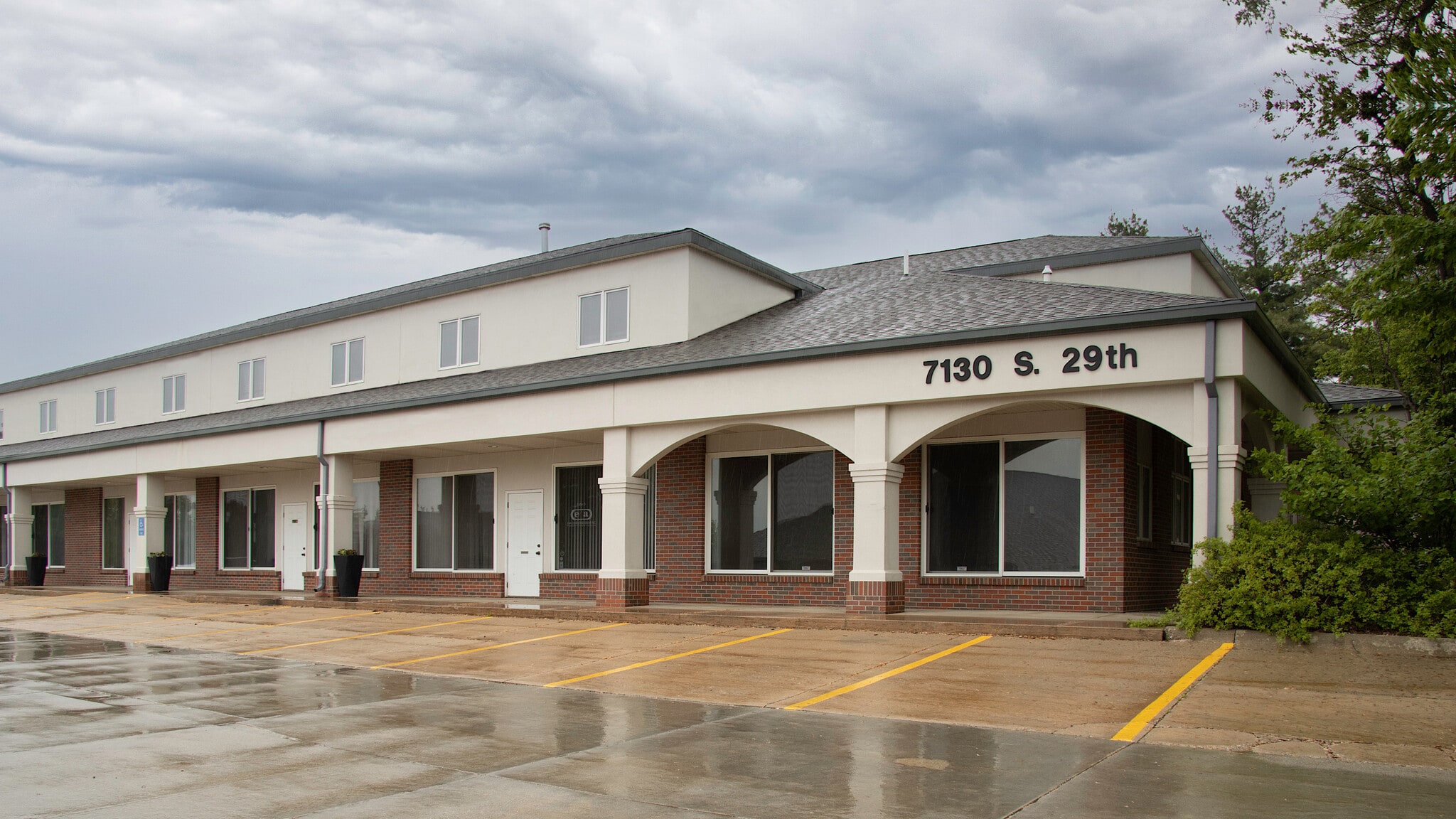 7130 S 29th St, Lincoln, NE for lease Primary Photo- Image 1 of 2