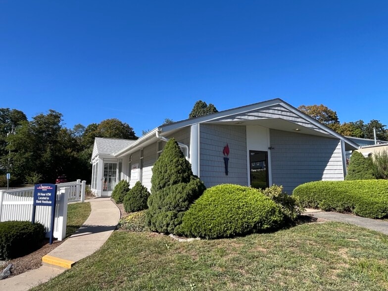 116 Bridge Rd, Haddam, CT for lease - Building Photo - Image 2 of 8