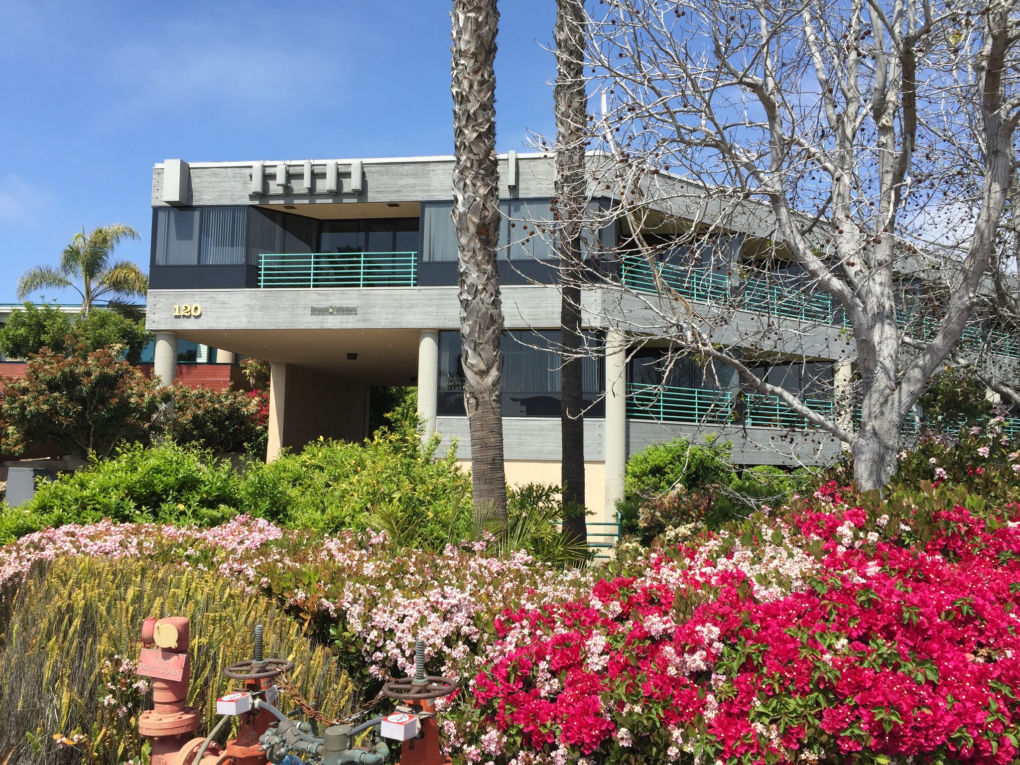 120 Birmingham Dr, Cardiff By The Sea, CA for lease Primary Photo- Image 1 of 10