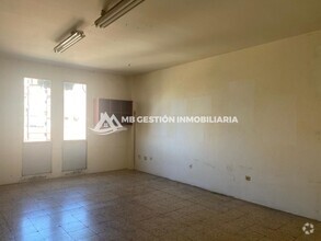 Retail in Fuenlabrada, MAD for lease Interior Photo- Image 2 of 9