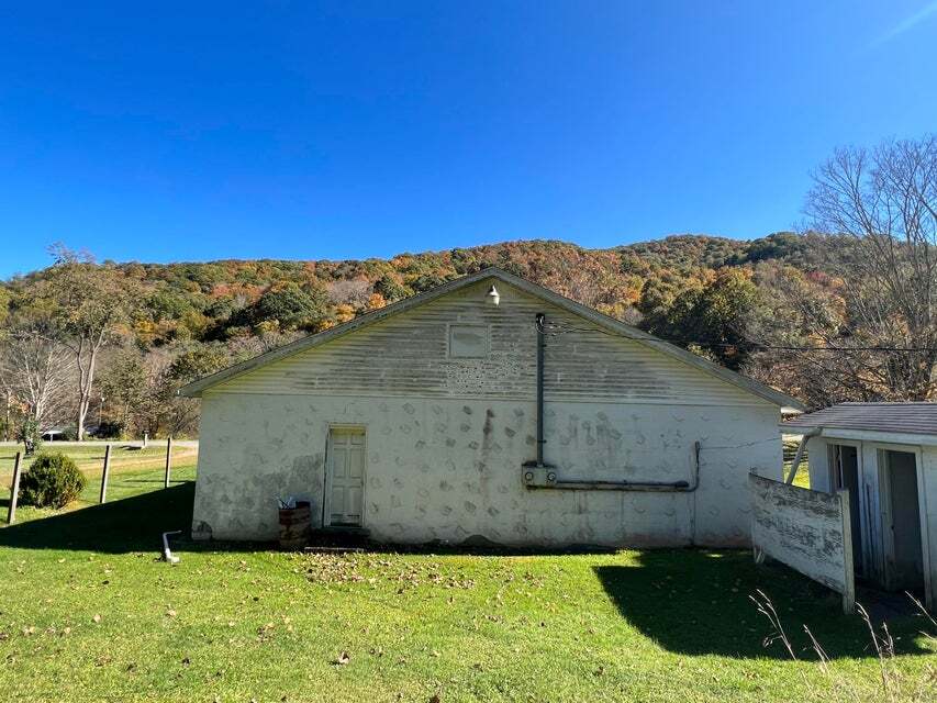 3264 Stamping Creek Rd, Hillsboro, WV 24946 Specialty for Sale