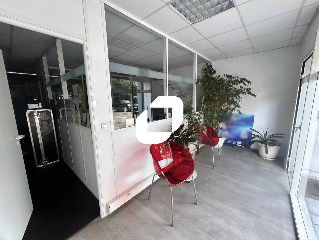 Flex in Montigny-lès-Cormeilles for lease Building Photo- Image 1 of 17