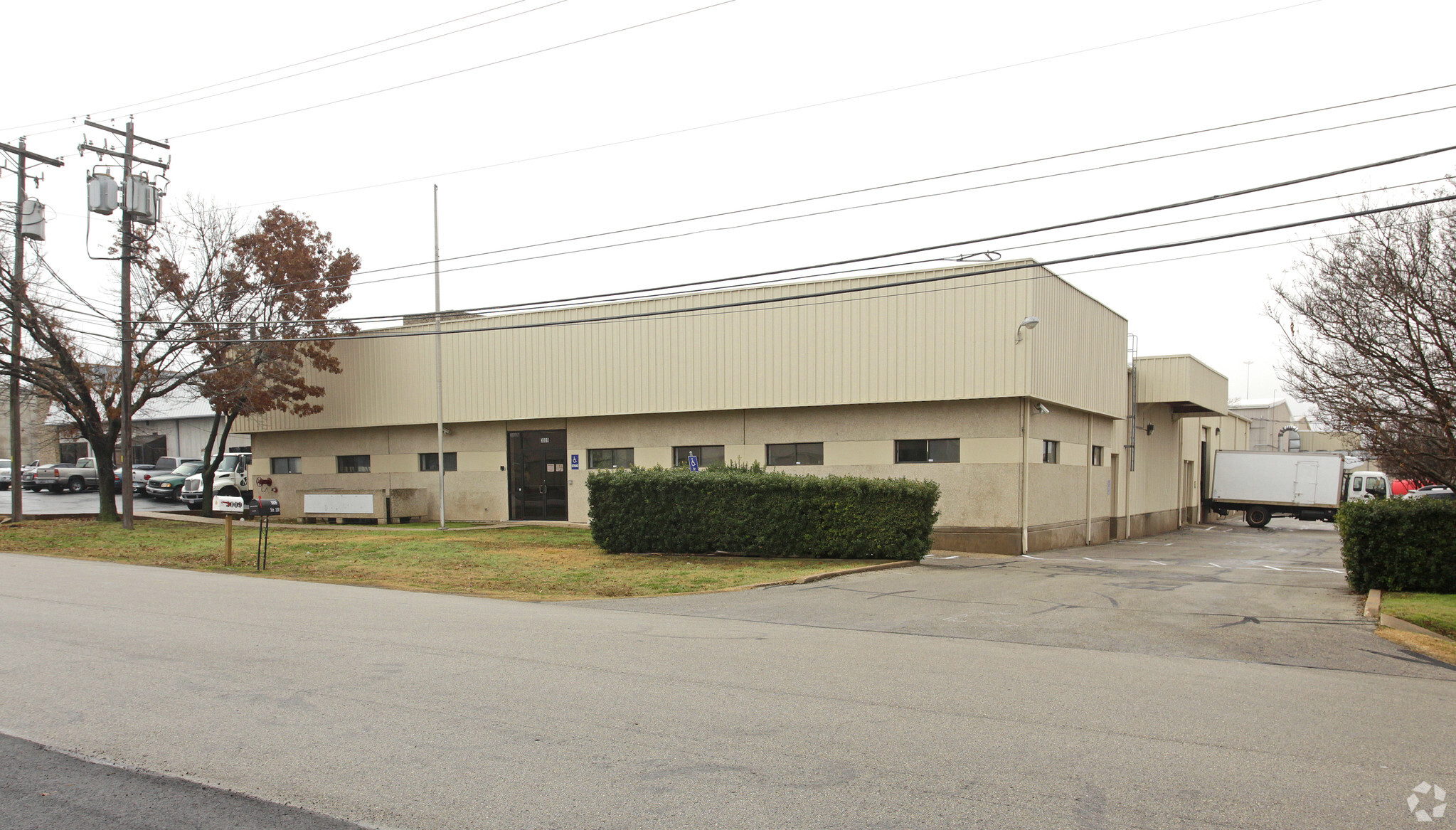 3009 Industrial Ter, Austin, TX for lease Primary Photo- Image 1 of 5