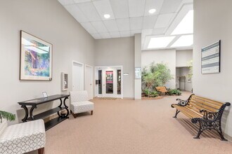 2201 Charles St, Fredericksburg, VA for lease Lobby- Image 2 of 14