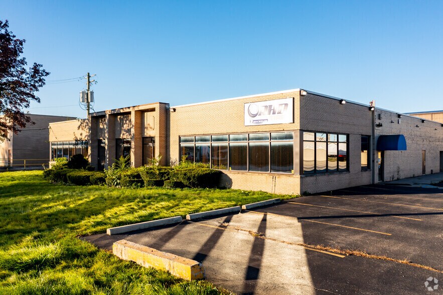 1525 Wanda St, Ferndale, MI 48220