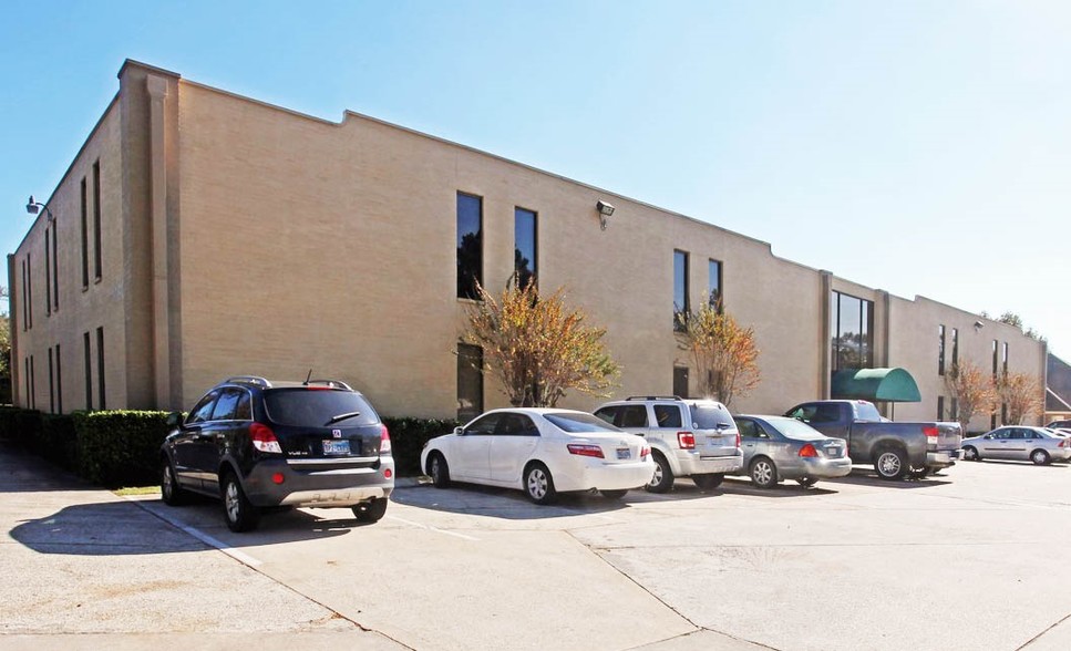 10601 Grant Rd, Houston, TX for lease - Building Photo - Image 1 of 4