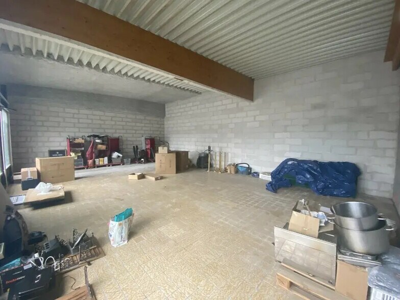 Retail in Harfleur for lease - Interior Photo - Image 3 of 4