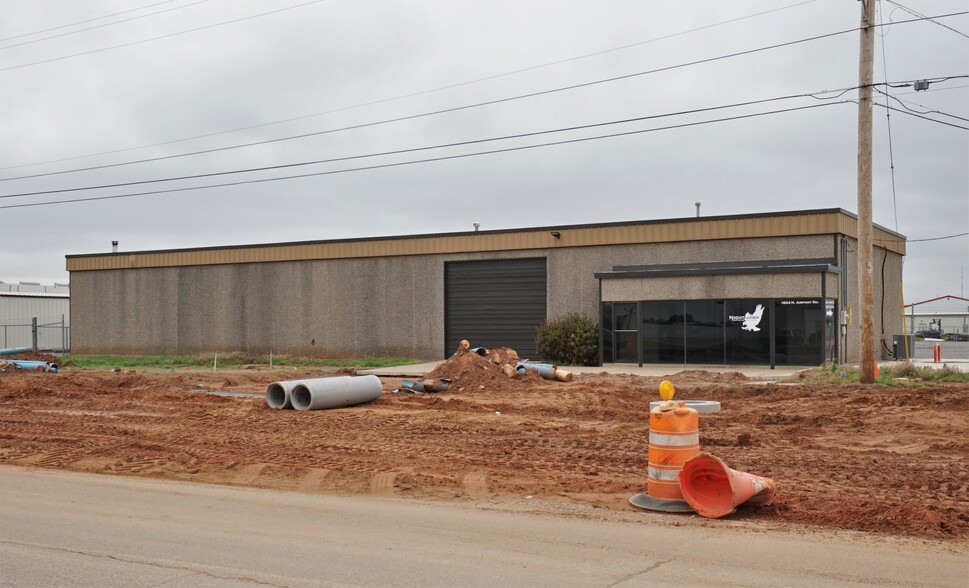 1604 N Airport Rd, Weatherford, OK for sale - Primary Photo - Image 1 of 3