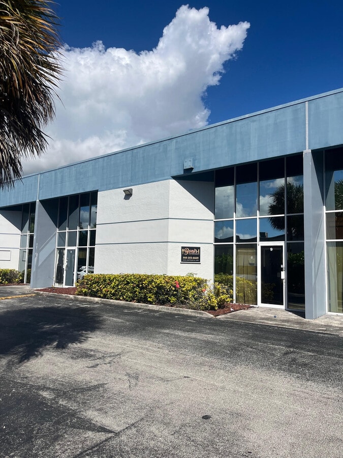 16155 SW 117th Ave, Miami, FL 33177 - Unit B-8, B-9 - - Interior Photo - Image 1 of 4