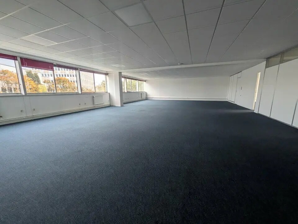 Vente Bureaux 265 m² - Photo 1
