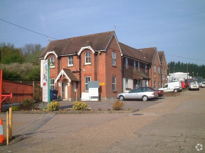 Ditchling Cmn, Hassocks for lease - Building Photo - Image 3 of 5