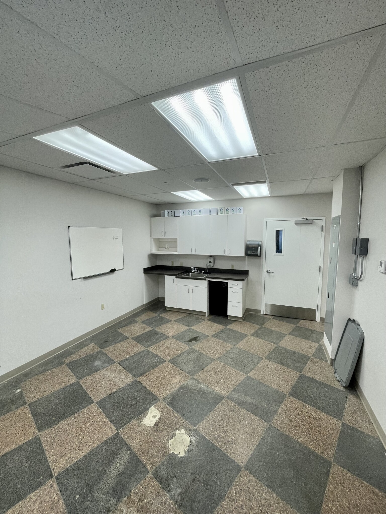 1020-1030 Euclid Ave, Cleveland, OH for lease Interior Photo- Image 1 of 7