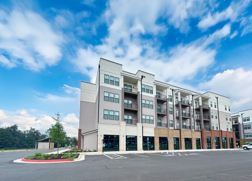 2555 Cobb Pky, Kennesaw, GA for lease - Building Photo - Image 1 of 9