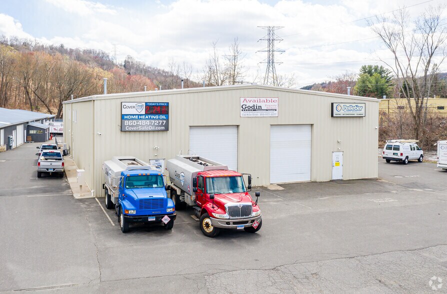 194 E Main St, Thomaston, CT for sale - Primary Photo - Image 1 of 1