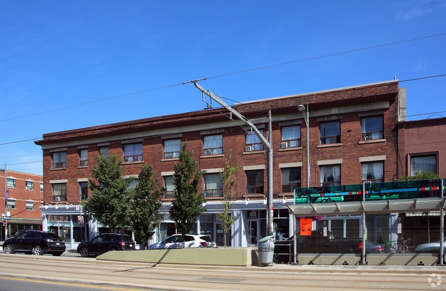 1074 St Clair Ave W, Toronto, ON M6E 1A5