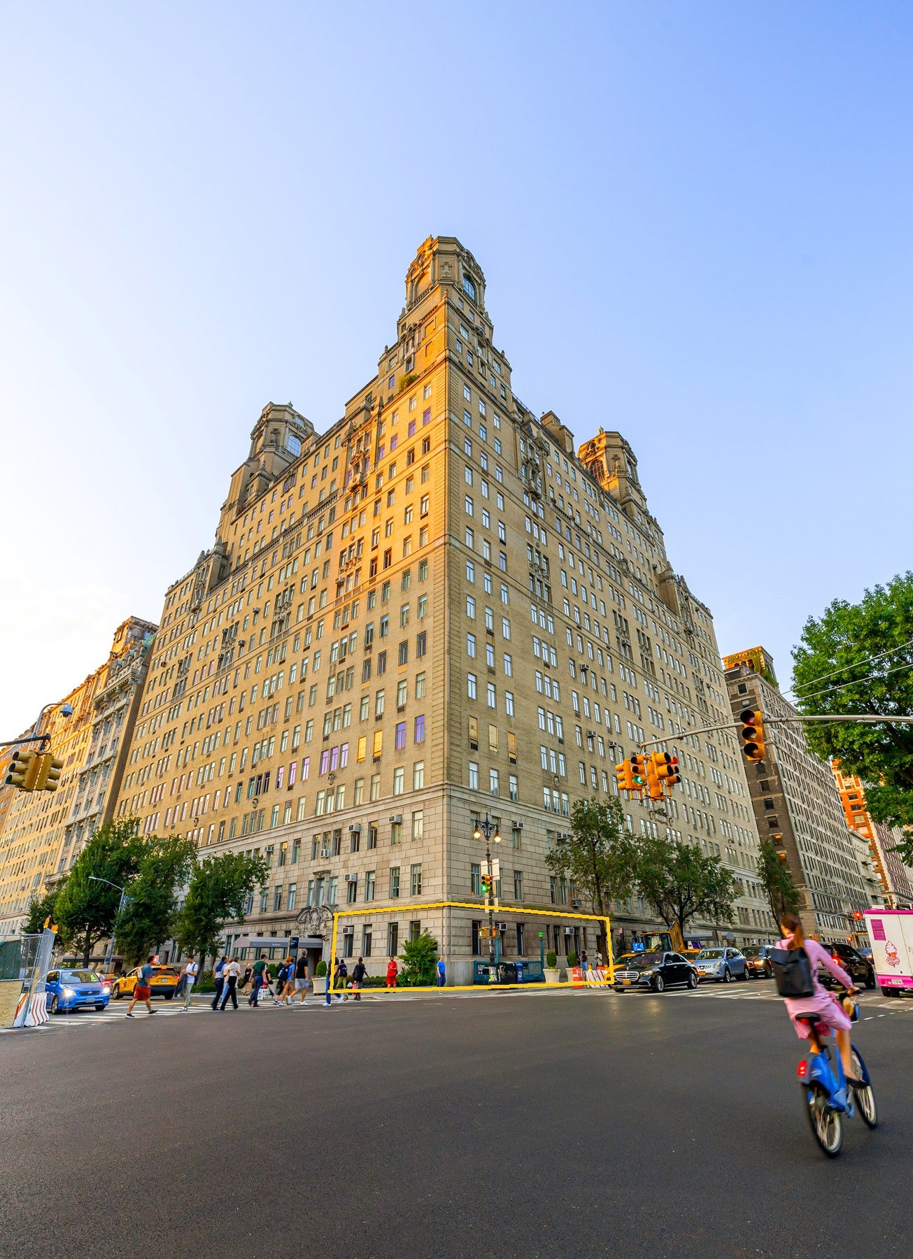 211 Central Park W, New York, NY for sale Building Photo- Image 1 of 21