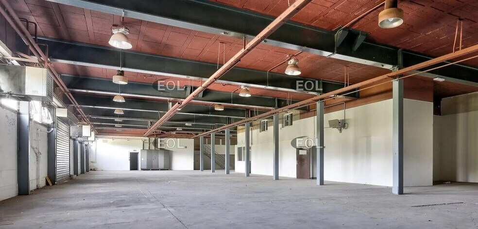 Flex in Chilly-Mazarin for lease - Building Photo - Image 3 of 7