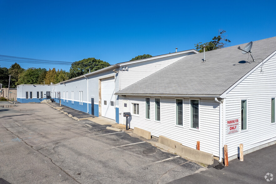 113-123 Tiogue Ave, Coventry, RI for sale - Primary Photo - Image 1 of 1