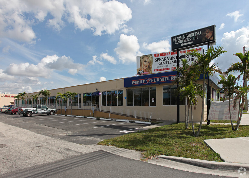 4421 Okeechobee Blvd, West Palm Beach, FL for lease - Primary Photo - Image 1 of 14