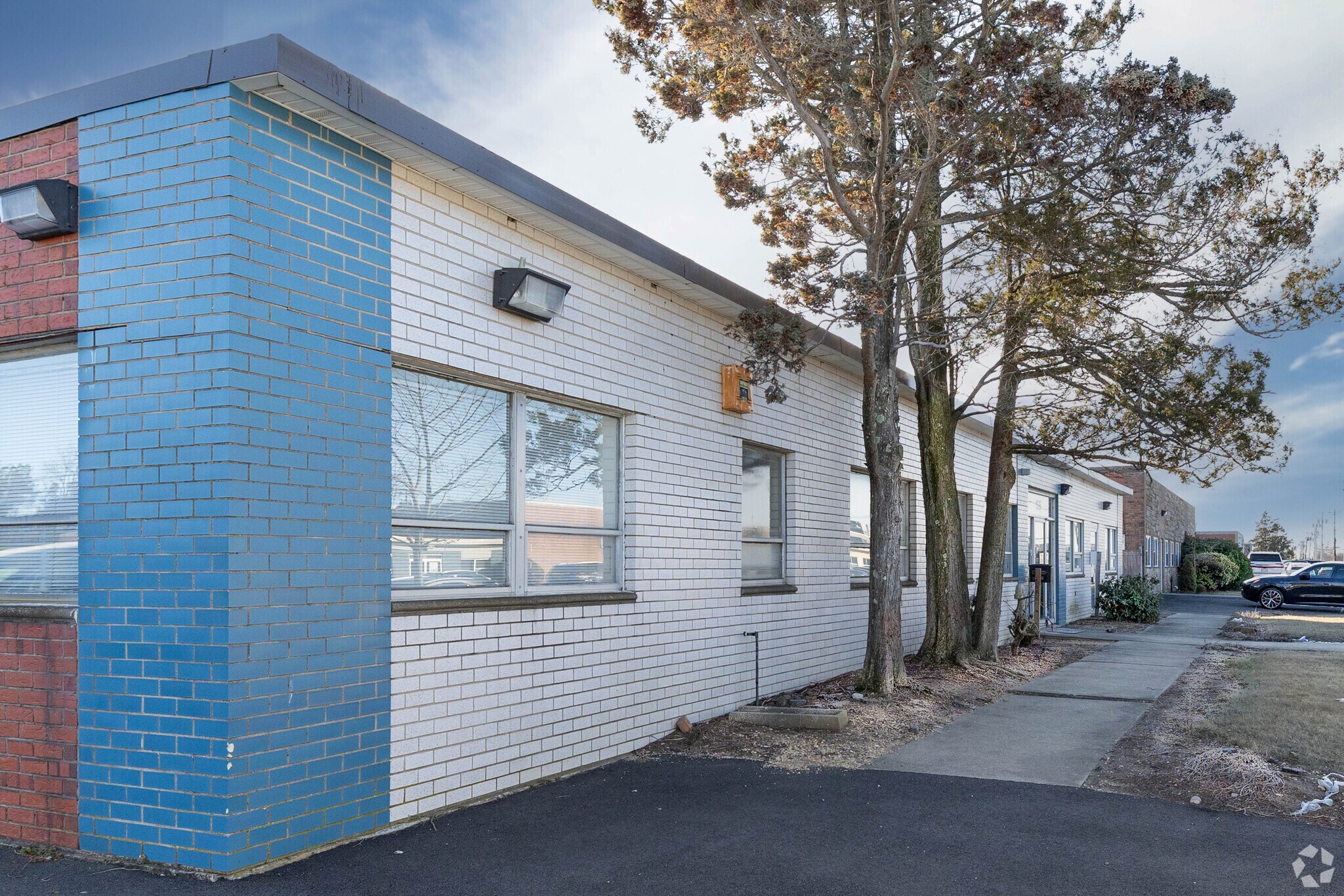 195 Marine St, Farmingdale, NY for lease Building Photo- Image 1 of 3