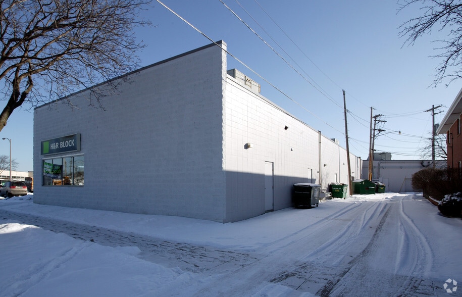 8329 W Appleton Ave, Milwaukee, WI for lease - Building Photo - Image 2 of 10