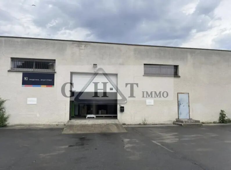 Industrial in Colombes for lease - Building Photo - Image 3 of 3