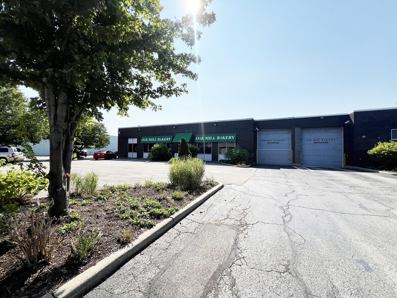 2480-2490 S Wolf Rd, Des Plaines, IL for lease - Building Photo - Image 3 of 9