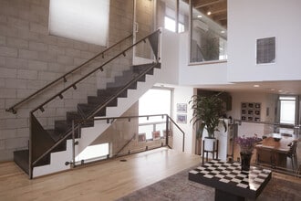 6615-6621 Melrose Ave, Los Angeles, CA for lease Interior Photo- Image 2 of 15