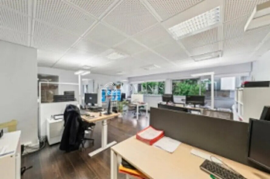 Office in Paris for lease - Building Photo - Image 2 of 8