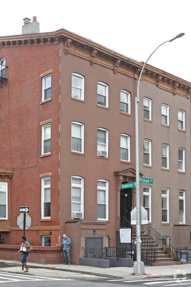 Retail in Brooklyn, NY for sale - Primary Photo - Image 1 of 1