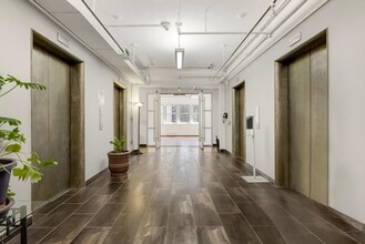 131 W 33rd St, New York, NY for lease Interior Photo- Image 2 of 9