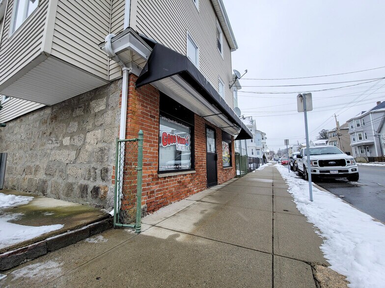 1116 Bedford St, Fall River, MA 02723