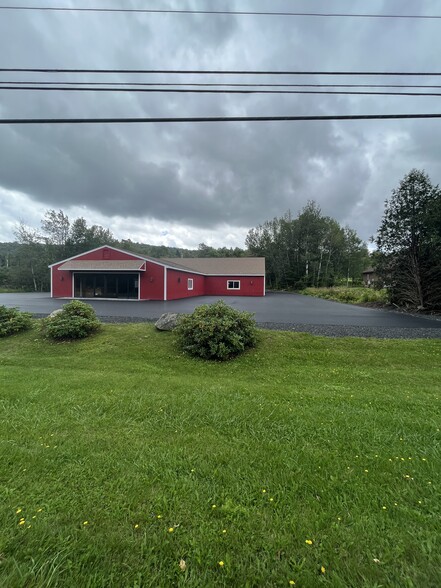 201 Vermont Rte 100, Dover, VT for sale - Primary Photo - Image 1 of 1