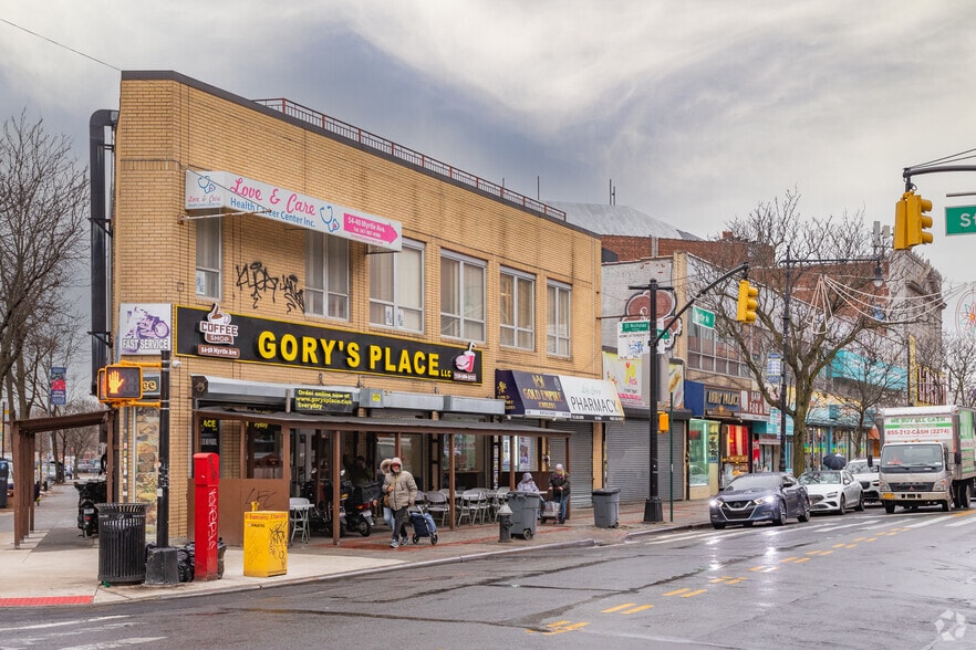 54-32-54-60 Myrtle Ave, Ridgewood, NY for lease - Primary Photo - Image 2 of 7
