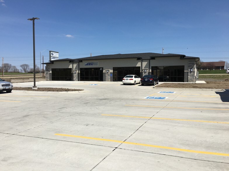 4615 Chadwick Rd, Cedar Falls, IA for sale - Building Photo - Image 1 of 1