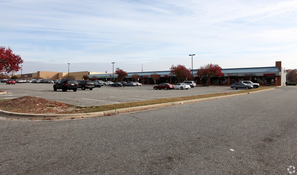 1002 N Spence Ave, Goldsboro, NC for lease - Building Photo - Image 2 of 2