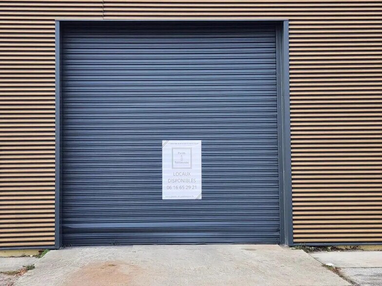 Industrial in Perpignan for lease - Building Photo - Image 2 of 17
