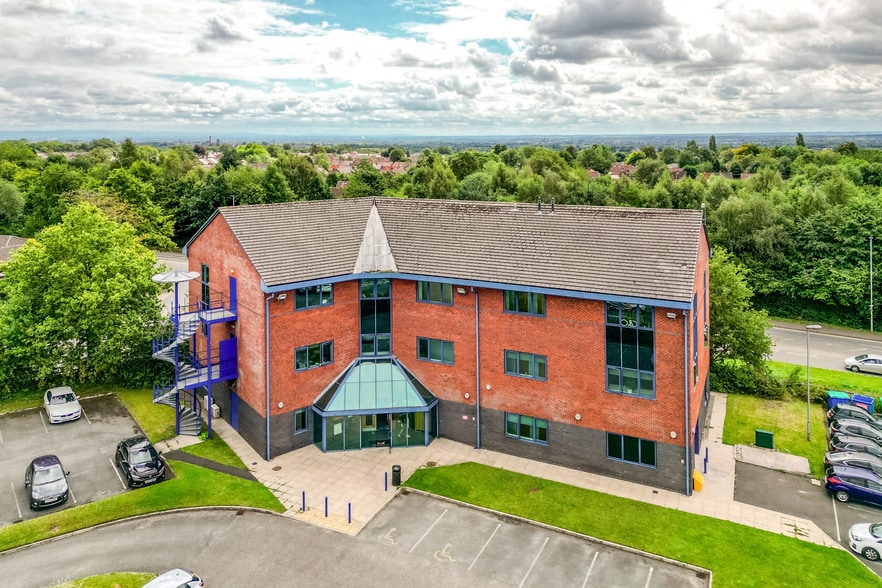 1 Pavilion Sq, Bolton for lease - Building Photo - Image 2 of 7