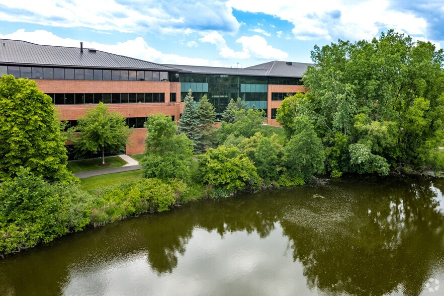 10350 W Bren Rd, Minnetonka, MN for lease - Building Photo - Image 2 of 7