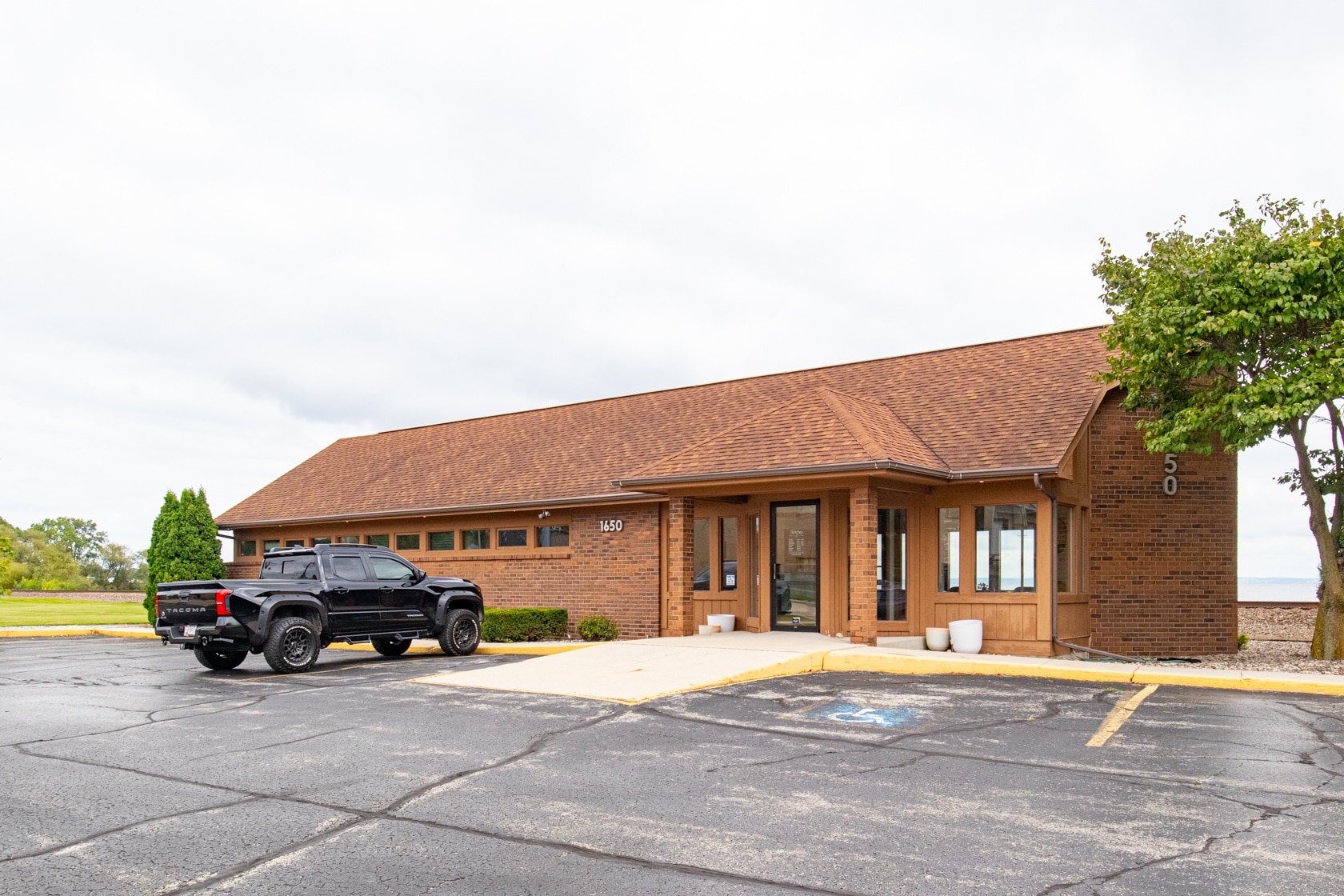 1650 S Main St, Oshkosh, WI for sale Building Photo- Image 1 of 22