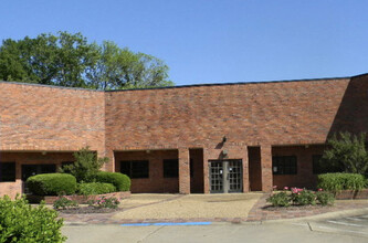 1625 E County Line Rd, Jackson, MS for lease Building Photo- Image 1 of 2