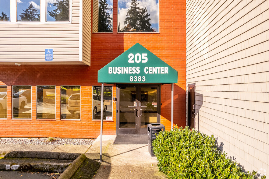 8383 NE Sandy Blvd, Portland, OR for lease - Building Photo - Image 3 of 11